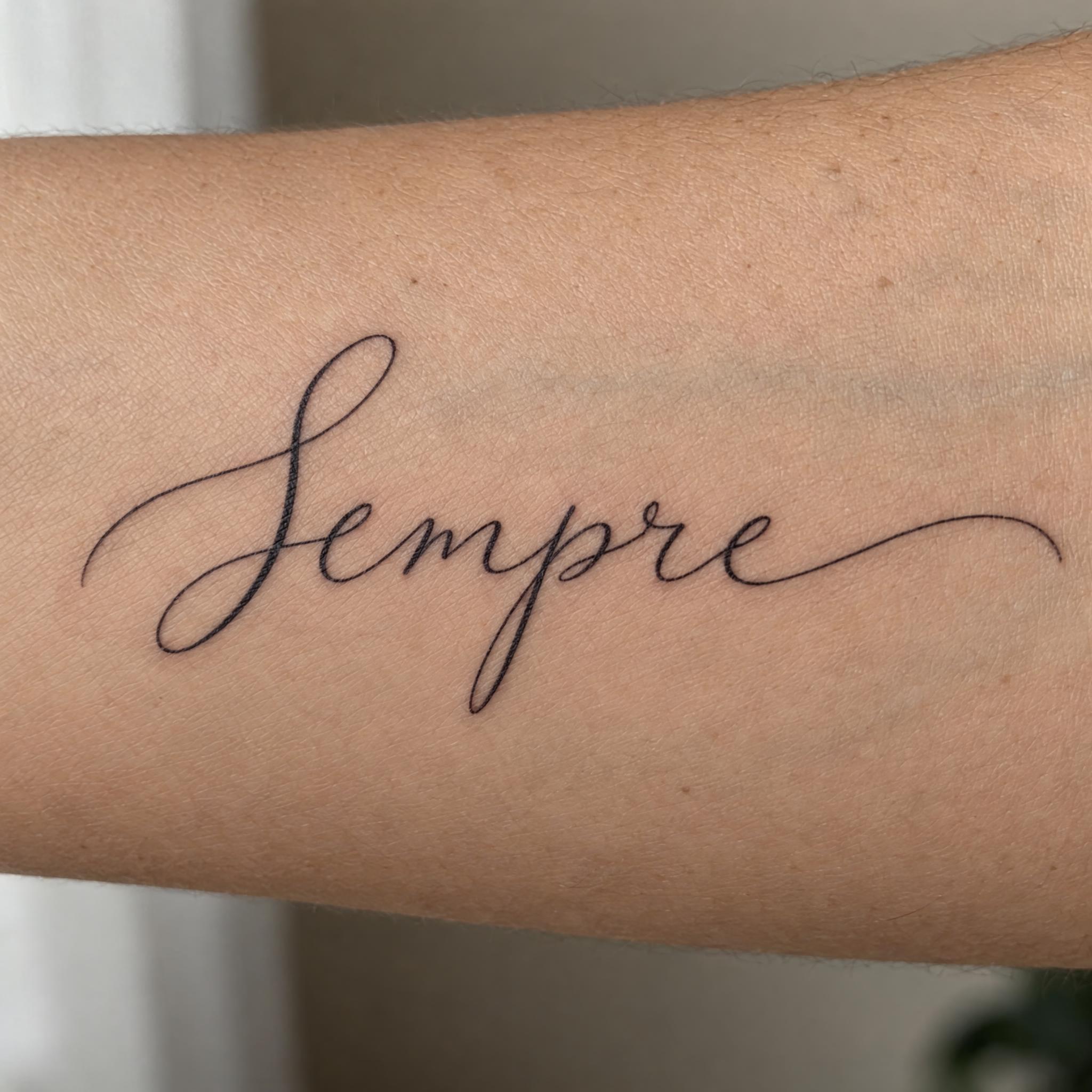 Imagem de exemplo da fonte de IA Letra cursiva para tatuagem