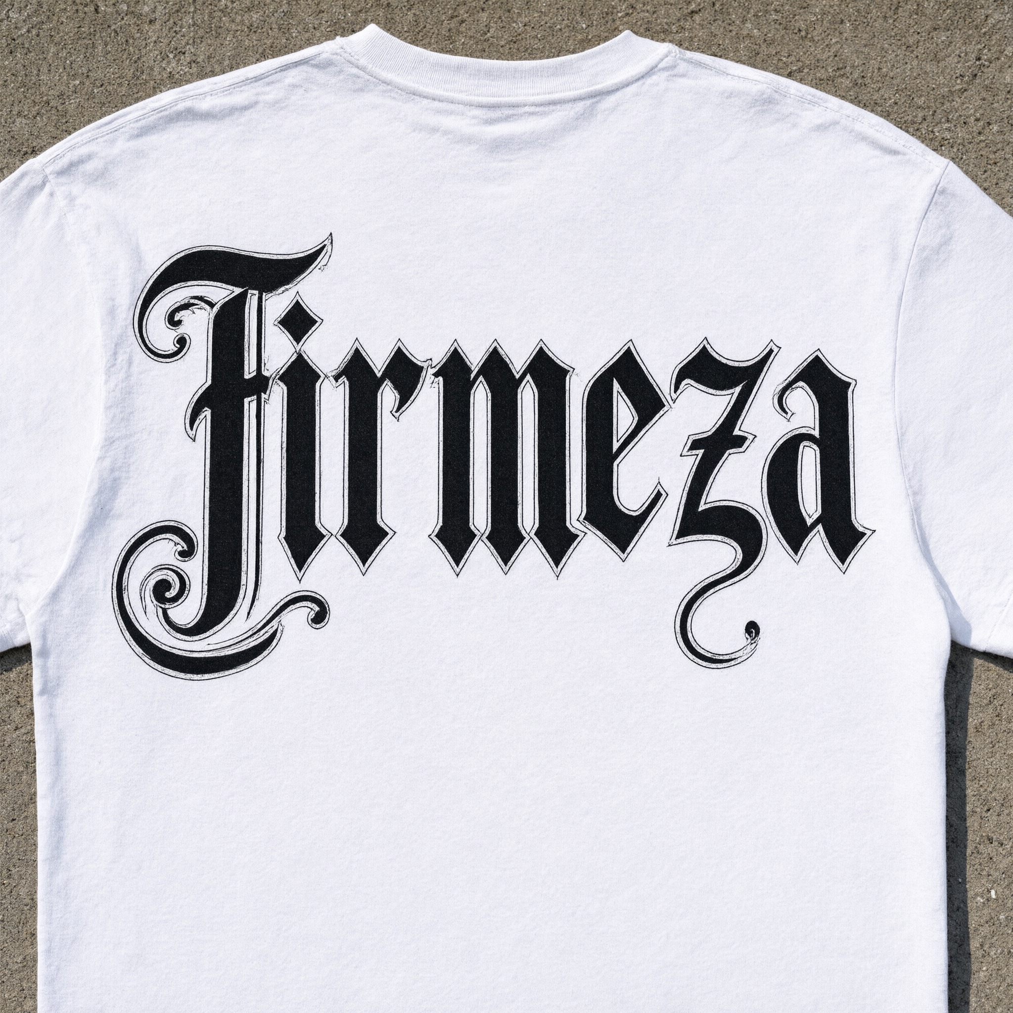Fonte de IA Fonte gangster gerada no Qwen-Image: a palavra Firmeza
