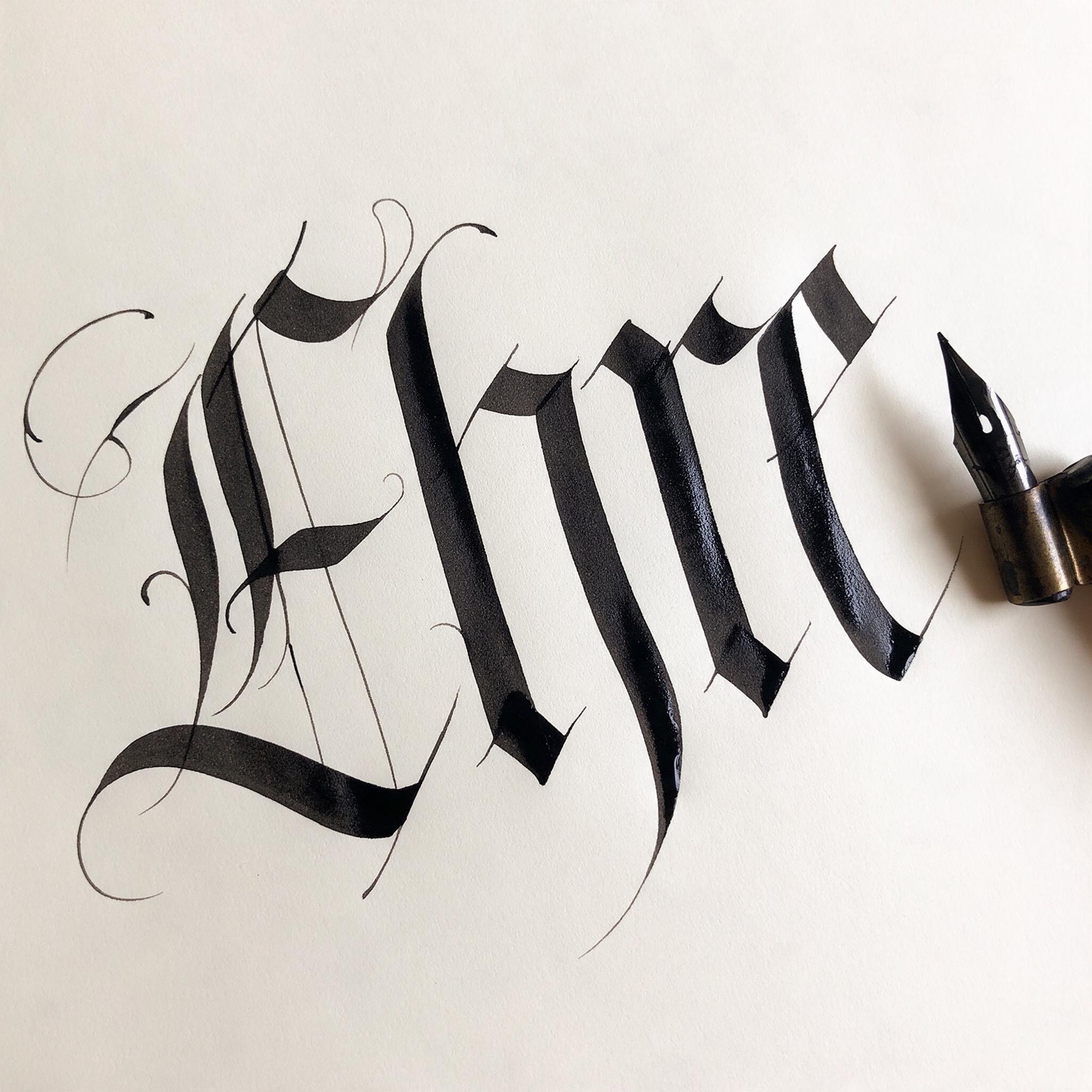 Gotische Kalligraphie KI-Schrift, erstellt mit Seedream: das Wort Ehre