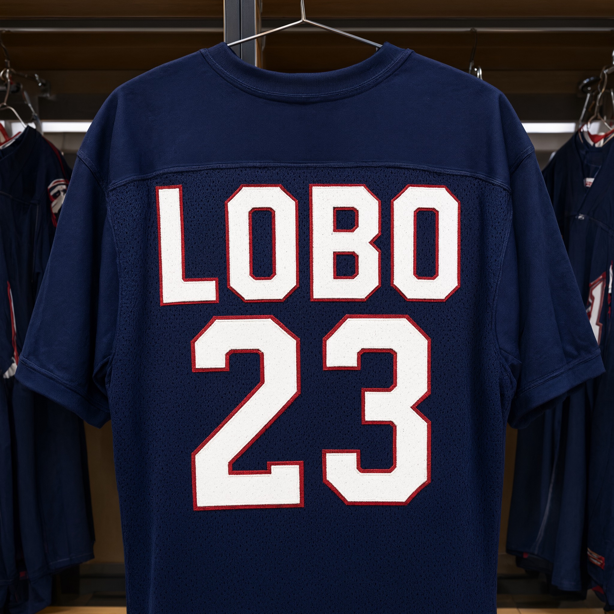 Fuente de IA Letra para números de camiseta generada con Qwen-Image: la palabra LOBO 23