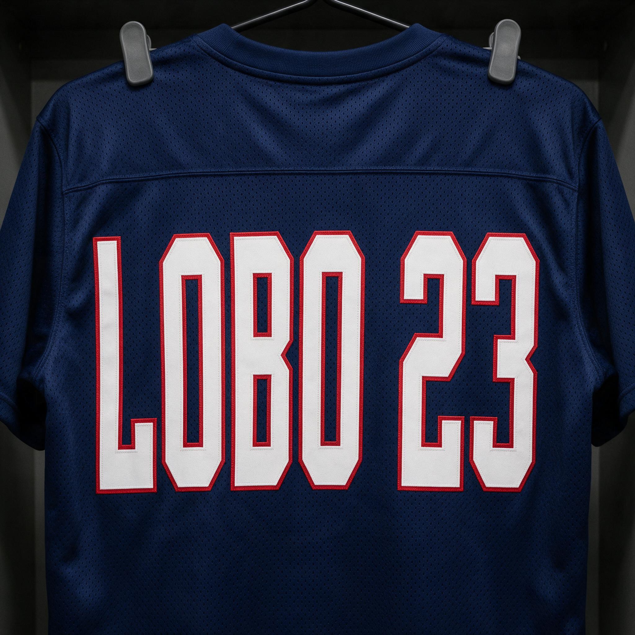 Fuente de IA Letra para números de camiseta generada con Seedream: la palabra LOBO 23