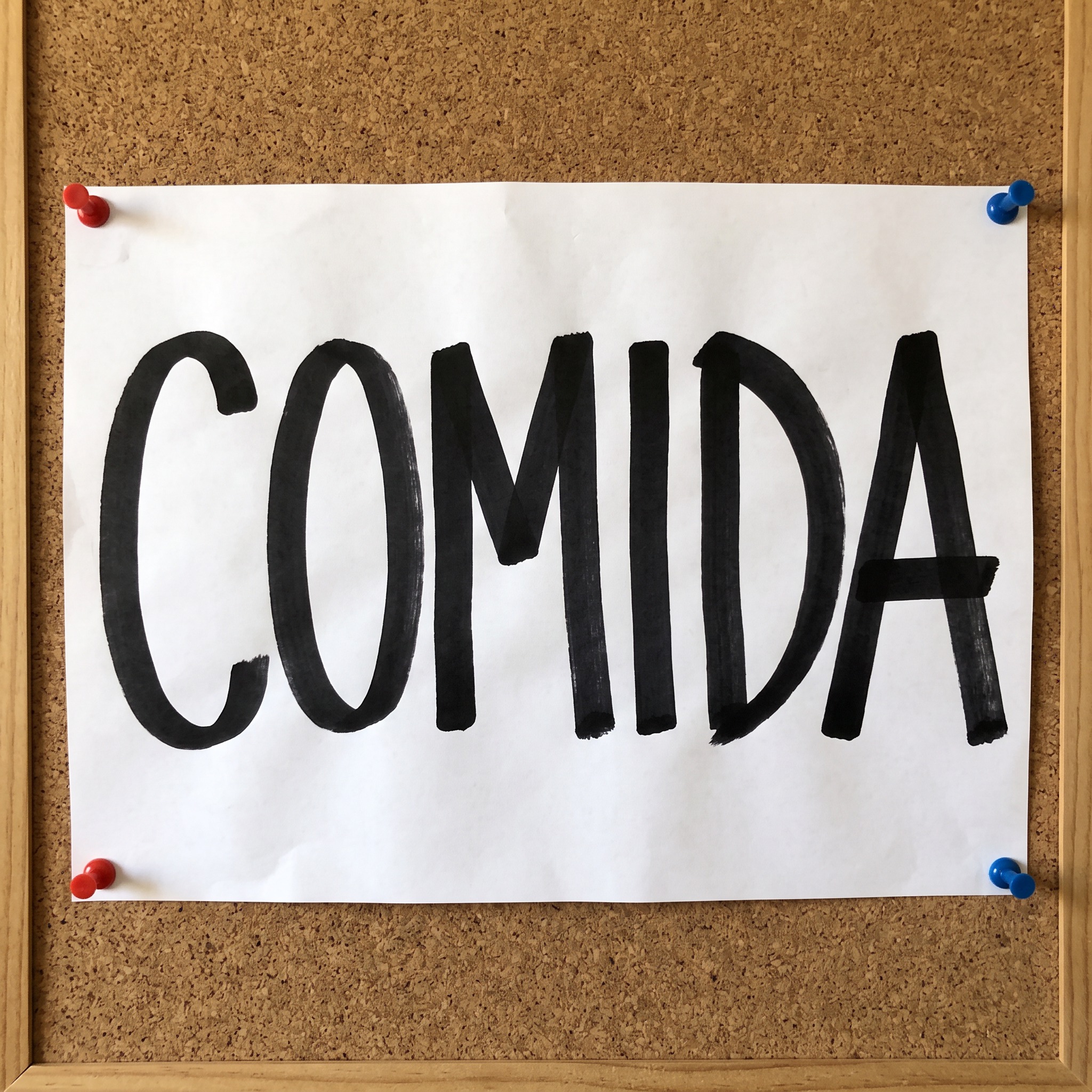 Fuente de IA Letra de plumón generada con Nano Banana: la palabra COMIDA