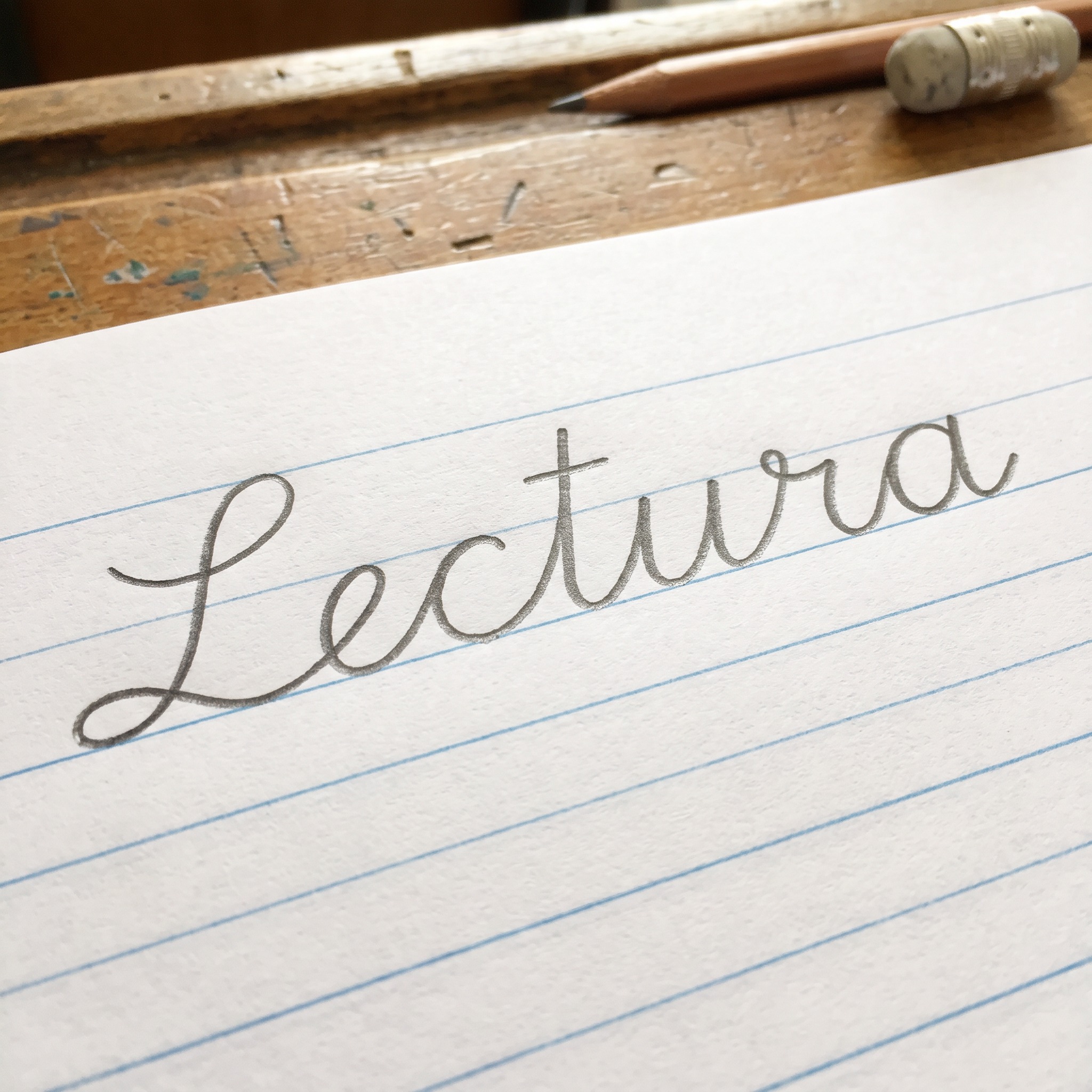 Fuente de IA Letra cursiva escolar generada con Nano Banana: la palabra Lectura